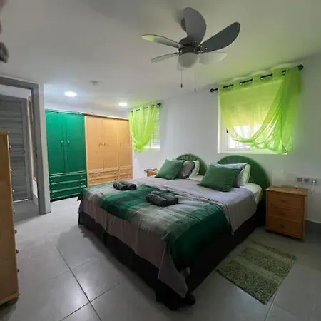 - A Selfcatering With A Shared Hot Tub & Pool In Rambla De