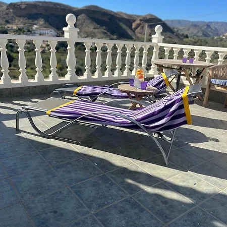 - A Selfcatering With A Shared Hot Tub & Pool In Rambla De Apartment *